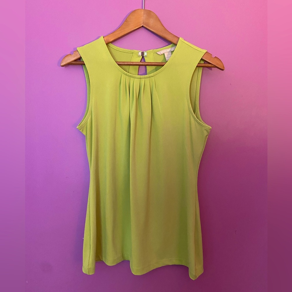 EUC Banana Republic top. Size small pretty greenish yellow color.
